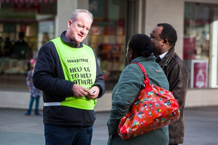 samaritans-volunteer-conversation.jpg