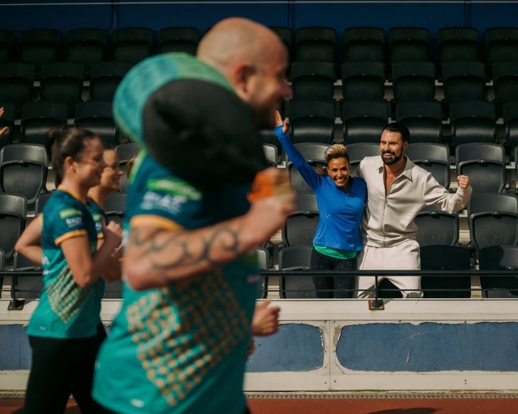 3. Rylan and Dame Kelly Holmes MBE (mil) have been announced as Team Samaritans Cheerleaders for the 2024 TCS London Marathon charity of the year (photo credit Chris O'Donovan - Samaritans)