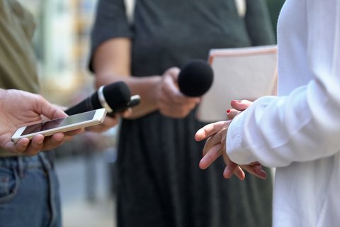 interview_celebs_AdobeStock_295362946.jpeg