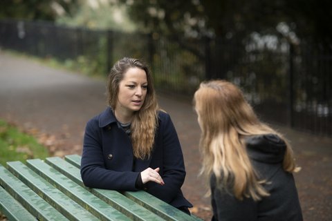 Couple-bench-conversation