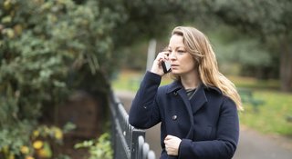 Woman-phone-caller
