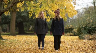 Women-walking-winter