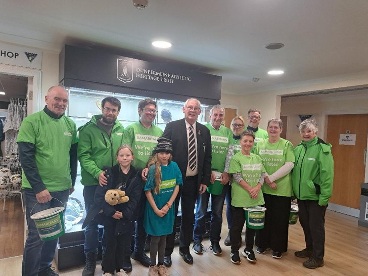 Dunfermline Sams with DAFC Chairman