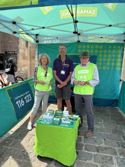 Chichester volunteers at Market Cross on 24/7
