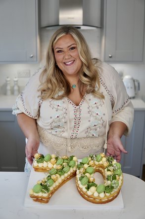 Laura Adlington 70th cake