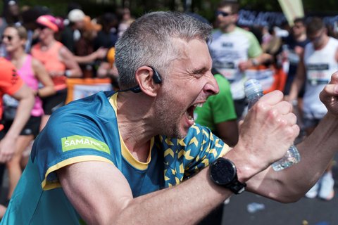 Samaritans London Marathon, Temple Station, by Patrick Young 260426 11