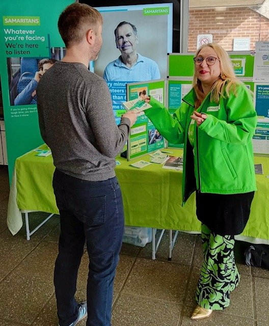 Volunteers at Swindon Station 2