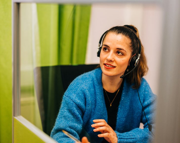 Mia, Samaritans volunteer in Cardiff