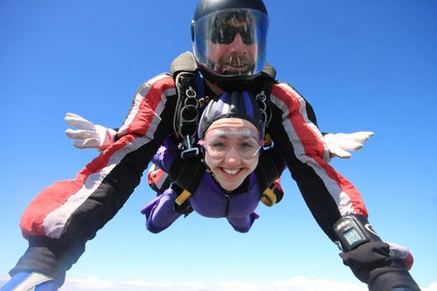 id-recommend-skydiving-m6Ox.jpg