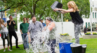 Ice Bucket challenge - major-tom-agency-k8LpwMXc-as-unsplash
