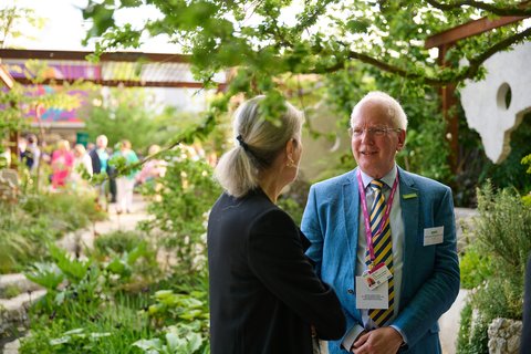 Samaritans Chelsea garden Keith Leslie and donor